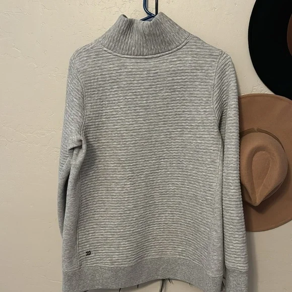basic pullover - Picture 4 of 4